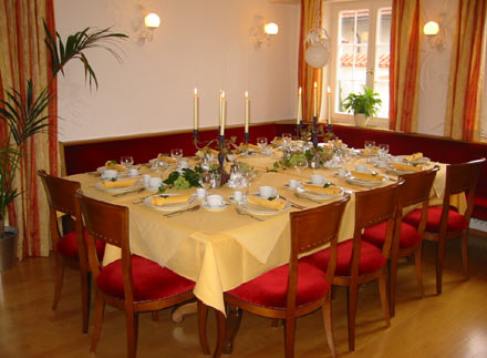Nebenzimmer im Café (Hausgemachte Kuchen und Torten)